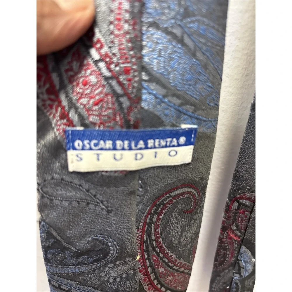 Vintage Oscar de la Renta SNeck Tie Mens Bold Red‎ Blue Pattern 56 Inches Wide 3